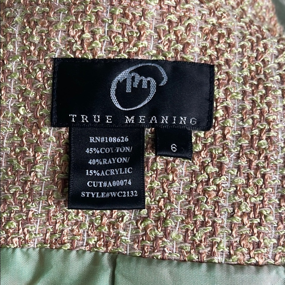 Chic Tweed Jacket with Ruffle Trim - Picture 12 of 13
